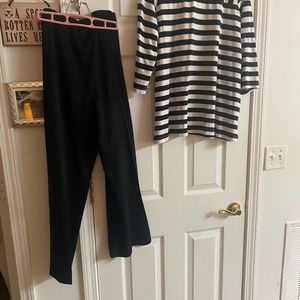 Kim Rogers Blouse size 2x  3/4 SleevesI I also add a pair of Blk pants. Size 18.